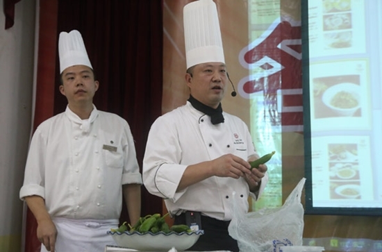 长沙运达喜来登酒店中餐行政总厨来新东方授课