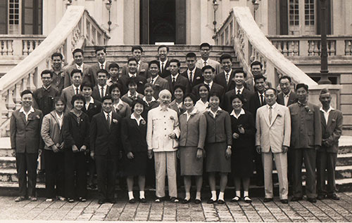 郑州成员国家胡志明留念并与代表团主席合影接见.越南欧洲旅游攻略图片