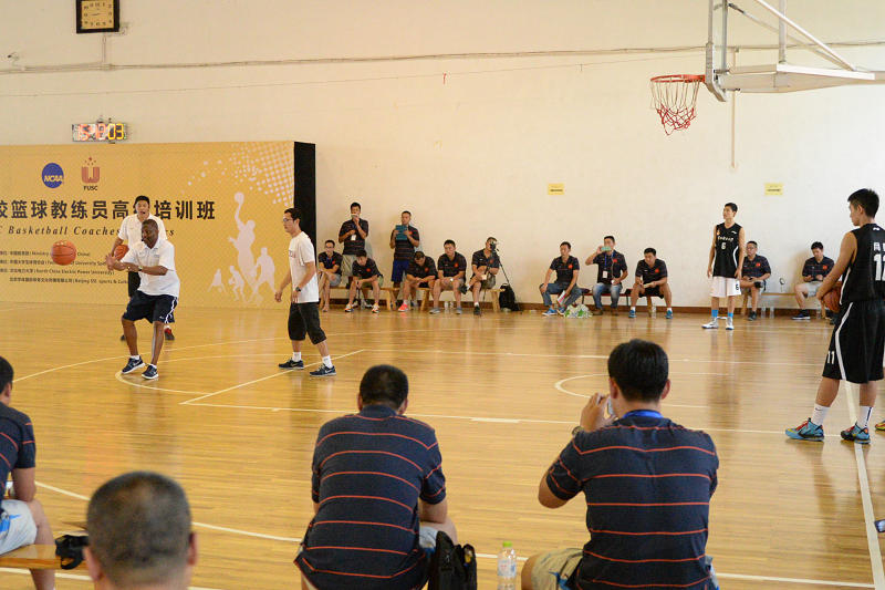 2014全国学校篮球教练员培训班再续辉煌(组图