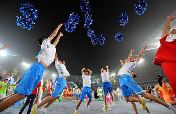 8月28日,第二届夏季青年奥林匹克运动会闭幕式在南京奥林匹克中心