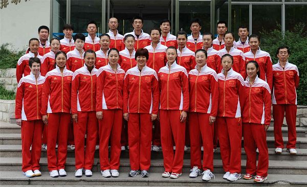 图文:女排世锦赛各队全家福 中国队全家福