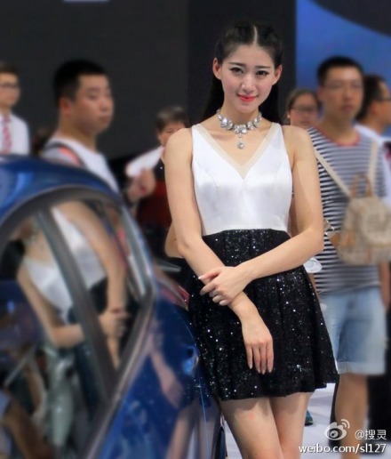 成都美女国际车模惊艳豪车美女亮相云集车展屁股揍的.图片