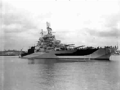 “西弗吉尼亚”号战列舰是苏里高海峡之战中的美军主力舰艇。