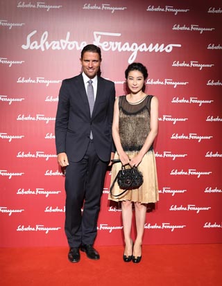 Salvatore Ferragamo 集团女士皮革产品部总监詹姆斯•菲拉格慕先生