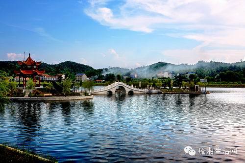 旅游 正文 临湘,因滨临湘水而得名.