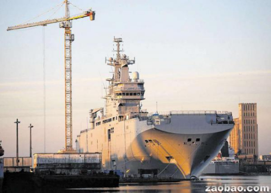 法国为俄罗斯建造的第一艘西北风级两栖攻击舰“海参崴”号，据说仍在照常施工。
