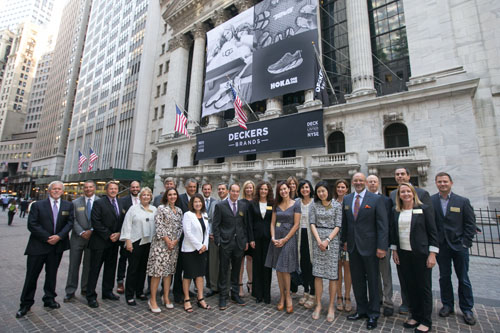 DECKERS 在纽约证券交易所敲钟上市 - 搜狐视频