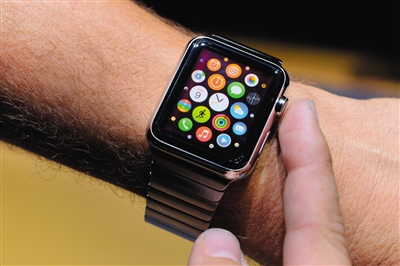 苹果CEO库克带着新手表、新手机亮相发布会