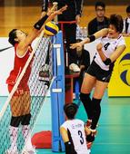 图文：[亚洲杯]女排3-0韩国夺冠 刘晏含拦网