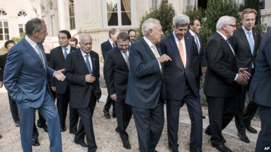 各国外长在巴黎出席有关打击“伊斯兰国”的会议。