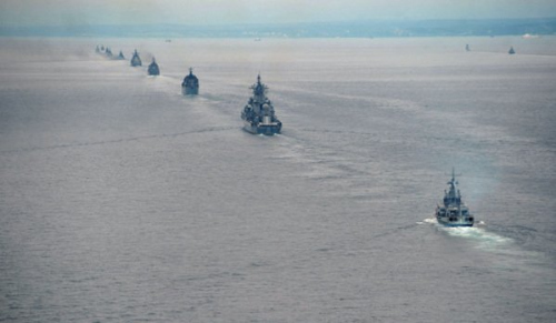 俄军舰队在日本海进行演习 内容包含对海上攻