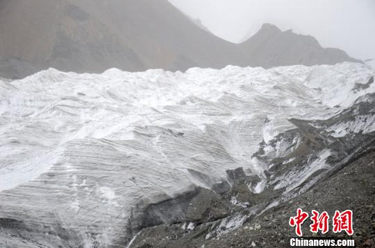 雪线与人口_怒江旅游独龙江:神秘河谷的雪线公路