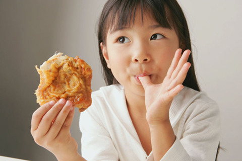 "5岁女孩因长期吃零食患肝癌"给我们的警示