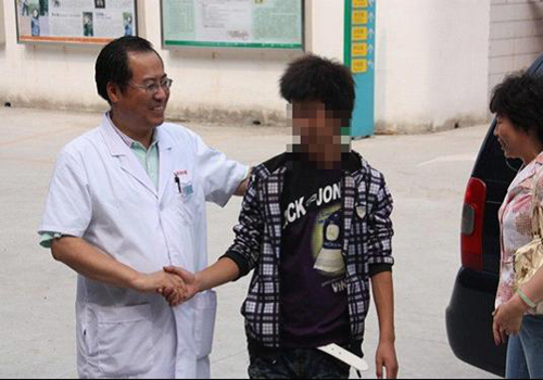 癫痫病能治愈,北京海华医院一个苹果谱写的医