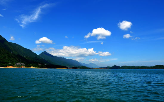最美湖光山色 度假天堂庐山西海(组图)