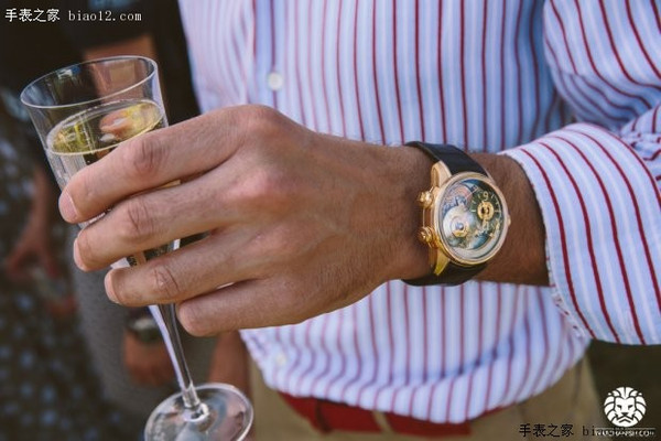 breva-event-polo-watch-anish-watchanish-watches-timepiece-genie02-genie01-champagne-1024x682