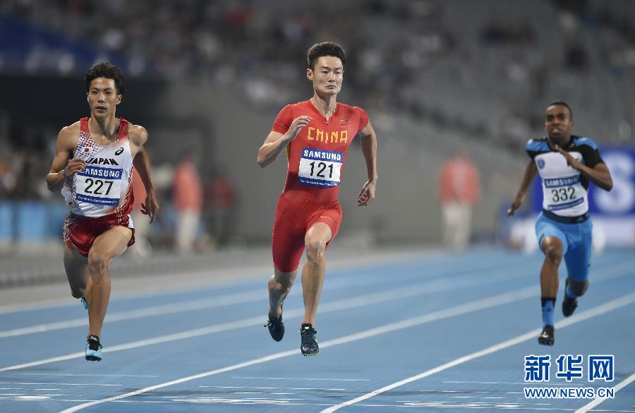 当日,在2014仁川亚运会田径男子100米预赛中,中国选手张培萌以10秒27