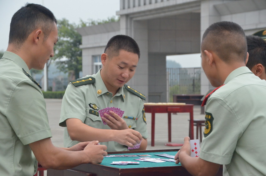 高清:武警德阳支队拿出看家本领向祖国献礼(组图)