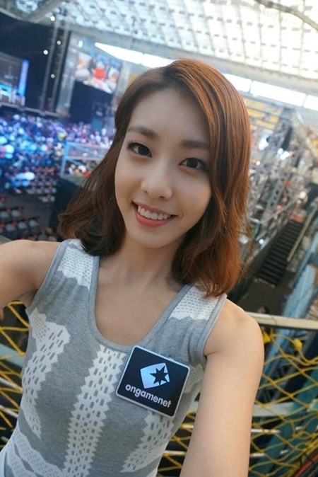 lols4韩国美女主持赵银郑精美图集