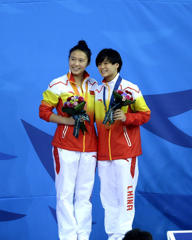 组图:女子1米跳板 中国选手施廷懋,王涵包揽冠亚军