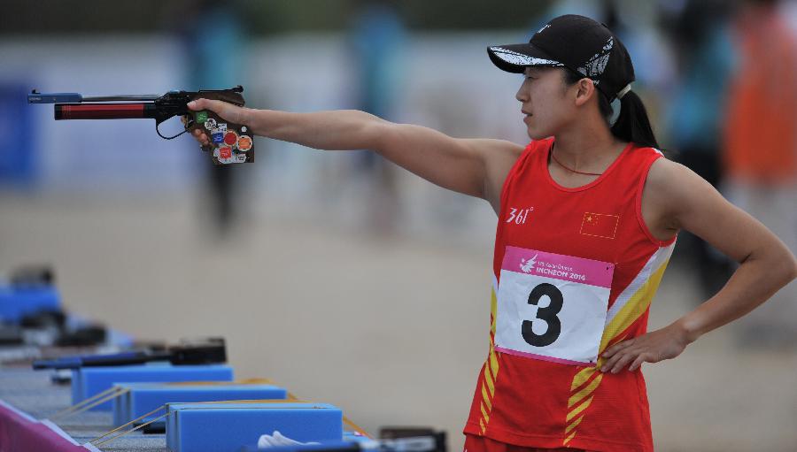 五项—女子个人决赛:中国选手陈倩夺冠 10月2日,中国选手陈倩在射击