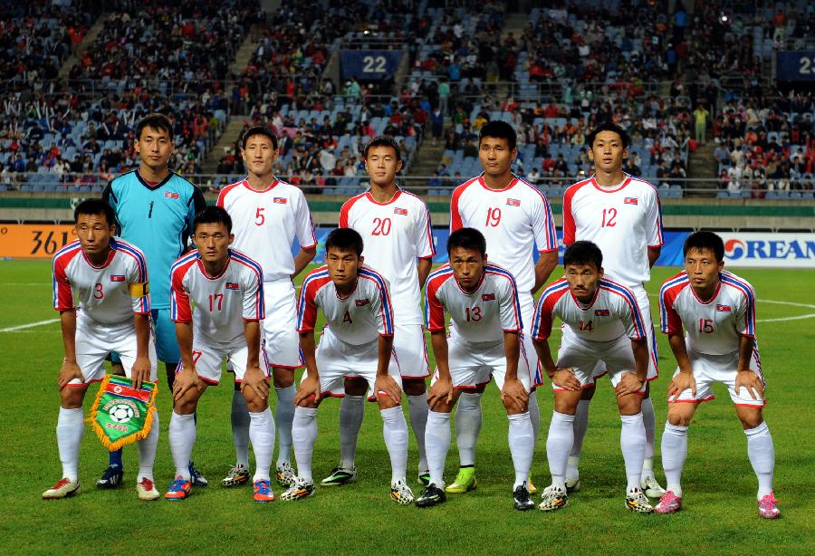 (亚运会)(1)足球--男足决赛,朝鲜队对阵韩国队(图