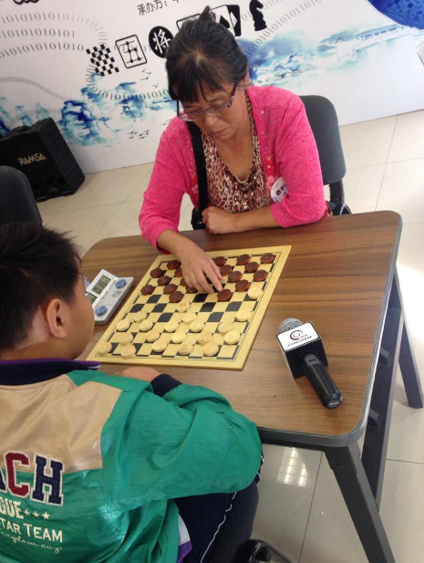 国际跳棋半决赛结束之后,国际跳棋大师田寇宬谈及对2014年网智会的感受时说“原来就有关注过全国网络智力运动会,觉得现在推广棋牌文化的比赛很少,而网智会做到了让全民参与这点非常好。”