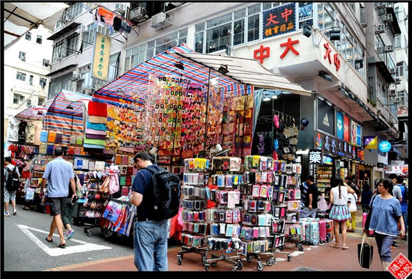 多面香港:有一条热闹的通菜街!