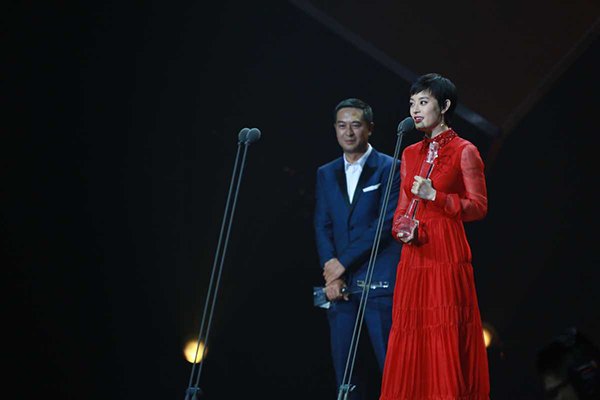 第十届中国金鹰电视艺术节闭幕式暨第27届金鹰奖颁奖晚会12日晚在长沙举行。（点击进入组图）