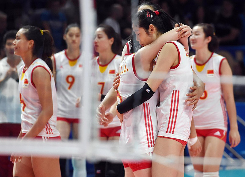 组图:时隔16年中国女排世锦赛再摘银 美国夺冠