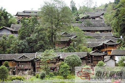 老校长用7年时间 让土家山寨重生(组图)