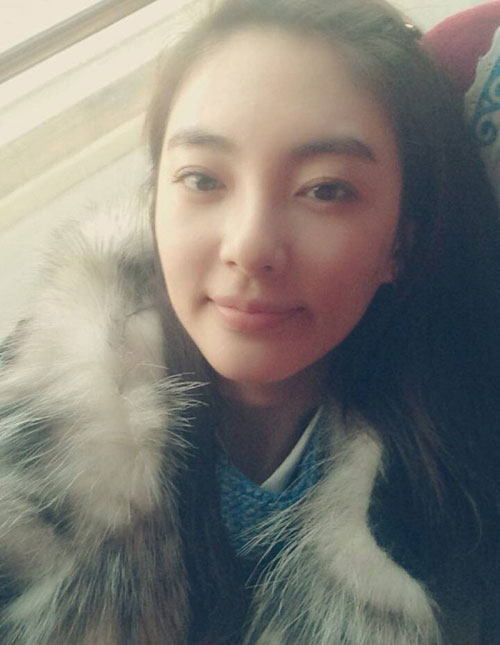 一线女星都是东方式吊眼 黑眼线棕眼影各有特色