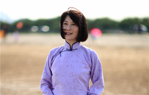 电视剧资讯    搜狐娱乐讯 正在山东日照热拍的电视剧《新渔岛怒潮》