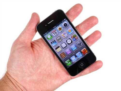 iPhone4S采用一块材质为IPS的3.5英寸屏幕,分辨率为960×640像素<b