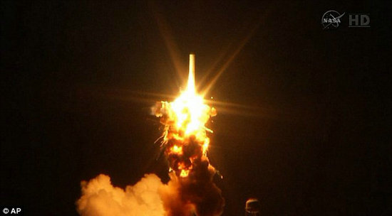 资料图：美国宇航局火箭升空6秒后发生爆炸。