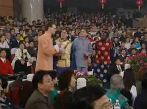 1999年春晚:大山(加拿大)、卡尔罗(南斯拉夫)、露露(贝宁)、莫大伟(美国)