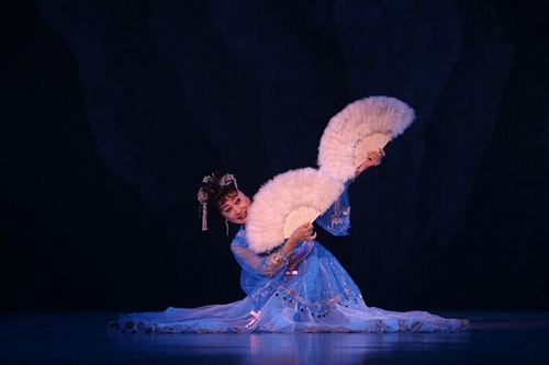 “甲子之叙”中国古典舞演出 老中青舞蹈家亮