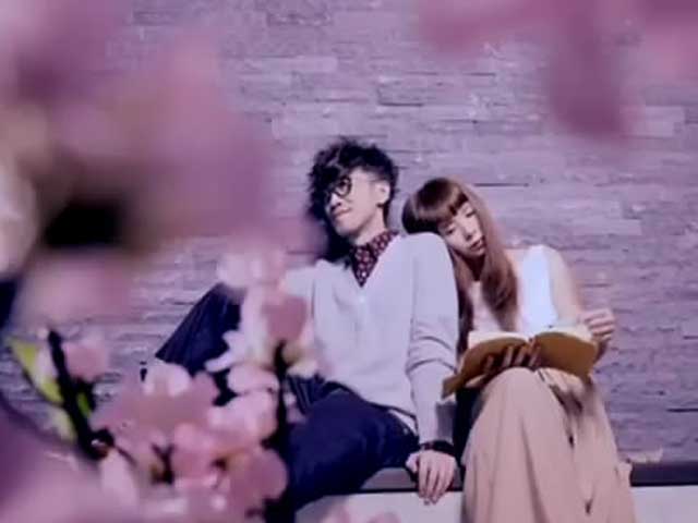 播放中.00:  :06 周传雄《樱吹雪》     :426次
