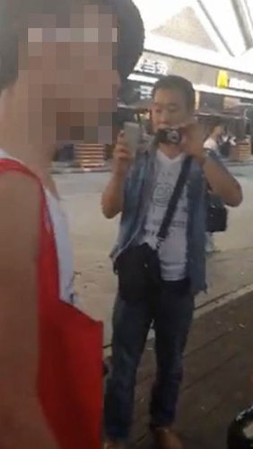 男同纠纷视频被传上网警方否认来自执法记录仪
