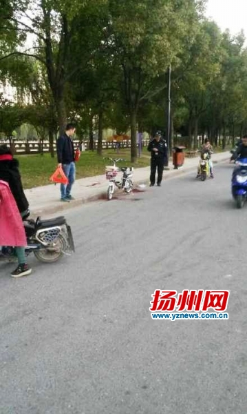 网友传有一女子路边被杀 澄清:系患癌老汉吐血(组图)