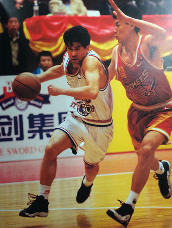 97-98赛季最佳阵容:巩晓彬领衔 大郅李晓勇入