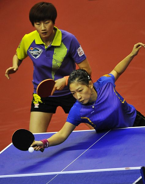图文:全国乒乓球锦标赛 刘诗雯摆短