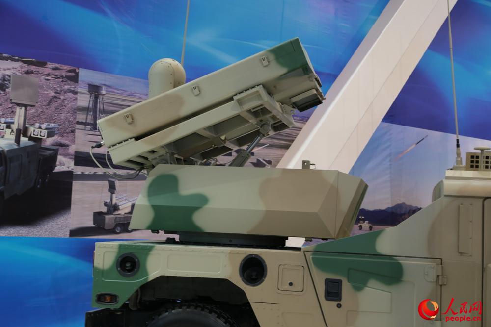高清:国产飞豹六号丙车载轻型防空导弹武器系统亮相