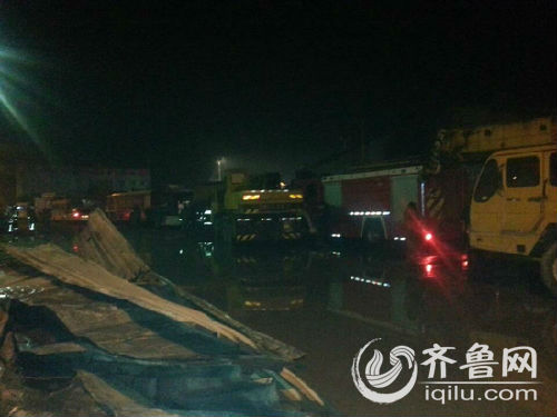 　7日凌晨，发生在寿光龙源食品有限公司的火灾已经扑灭（记者 赵烽/摄）