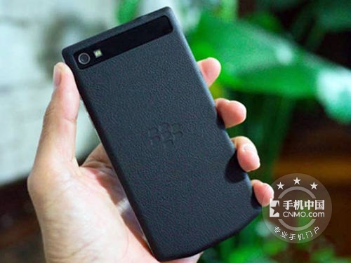 黑莓P9982背面图片