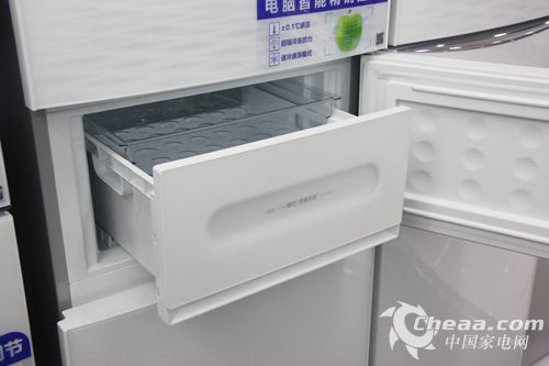 美的BCD-275TGPM三门冰箱变温室