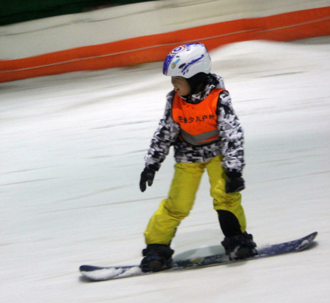单板滑雪是目前最受欢迎的滑雪运动