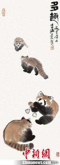李涵教授丢失的1977年画作《小熊猫》,其恩师、艺术大师吴作人题字“多趣,1977年为李涵同志题”。 翟羽佳 摄