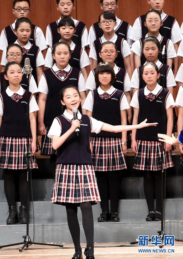 南京举行中学生合唱比赛纪念"一二·九"(组图)