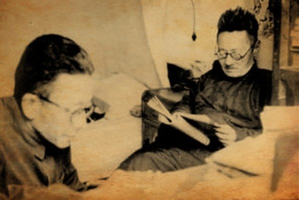 刘文典(右一)。